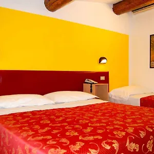 Hotel Mantegna Stazione ***